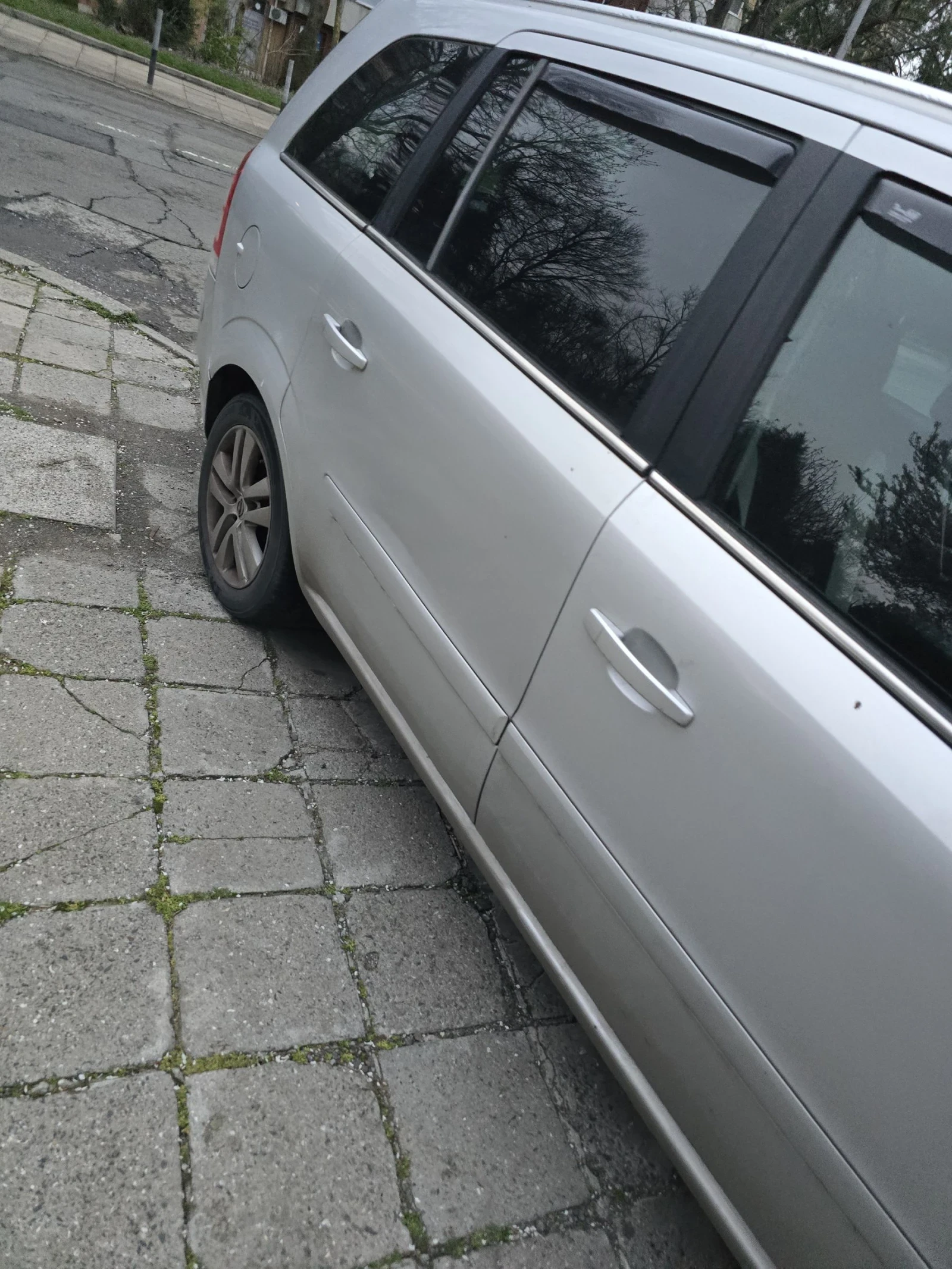 Opel Zafira, снимка 2 - Автомобили и джипове - 54167865