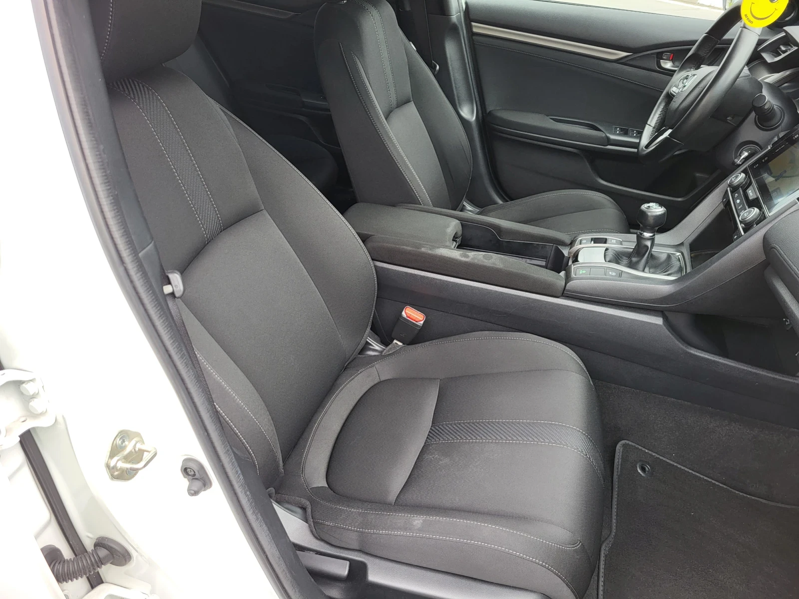 Honda Civic 1.0 V-TEC TURBO, снимка 16 - Автомобили и джипове - 54379606
