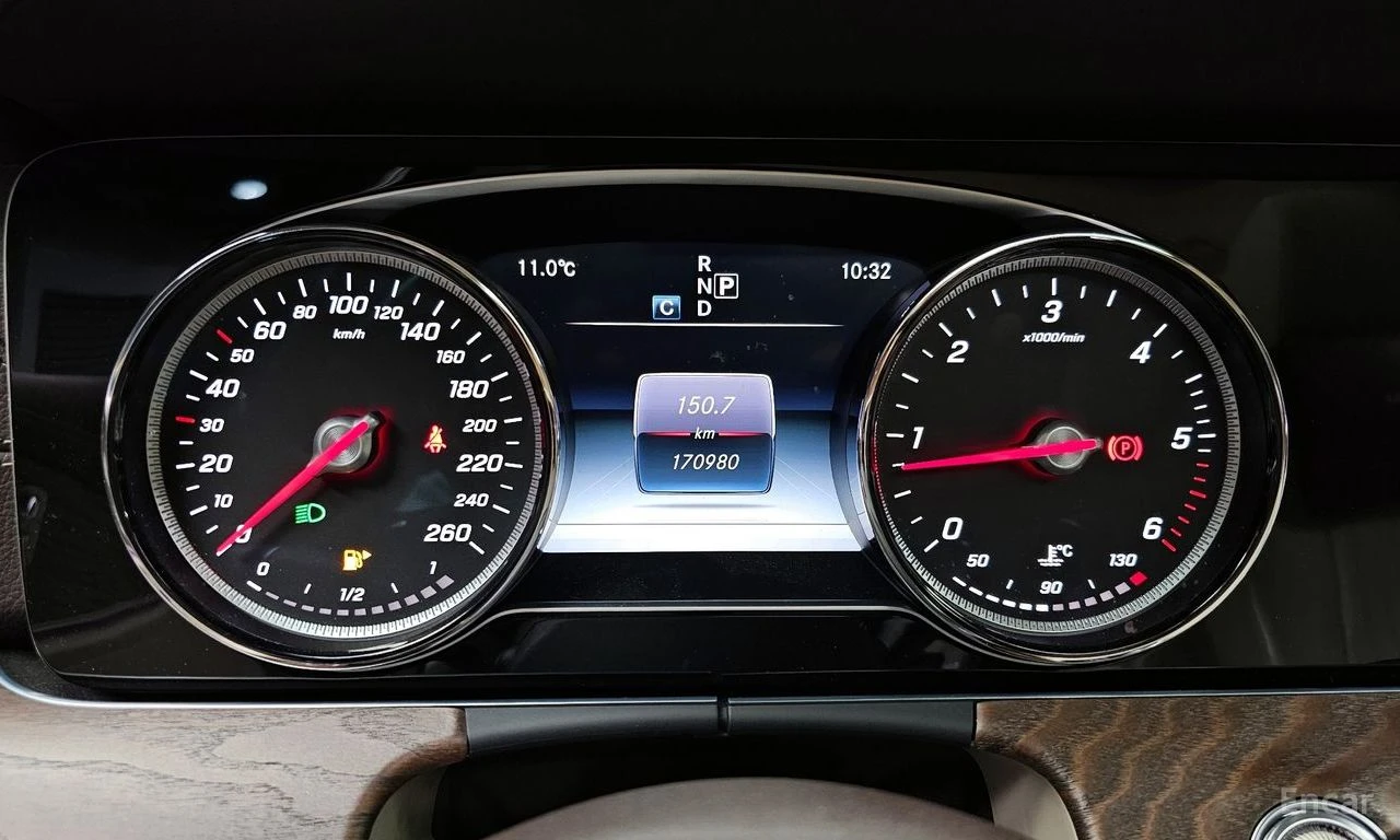 Mercedes-Benz E 220 EXCLUSIVE* ПАМЕТ* КАМЕРА* ПОДГРЕВ* ПАНОРАМА* КОЖА, снимка 8 - Автомобили и джипове - 54391303
