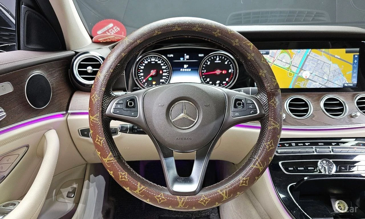 Mercedes-Benz E 220 EXCLUSIVE* ПАМЕТ* КАМЕРА* ПОДГРЕВ* ПАНОРАМА* КОЖА, снимка 10 - Автомобили и джипове - 54391303