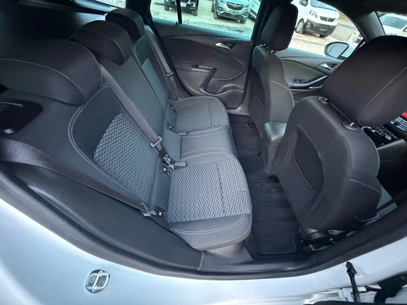 Opel Astra 1.6CDTI* FULL* LED* NAVI* EVRO6* , снимка 9 - Автомобили и джипове - 55042431