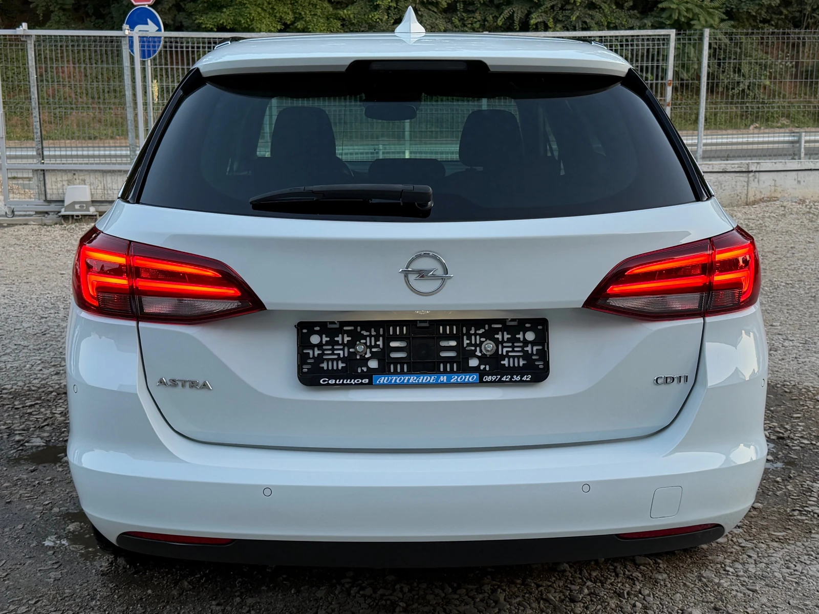 Opel Astra 1.6CDTI* FULL* LED* NAVI* EVRO6* , снимка 5 - Автомобили и джипове - 55042431