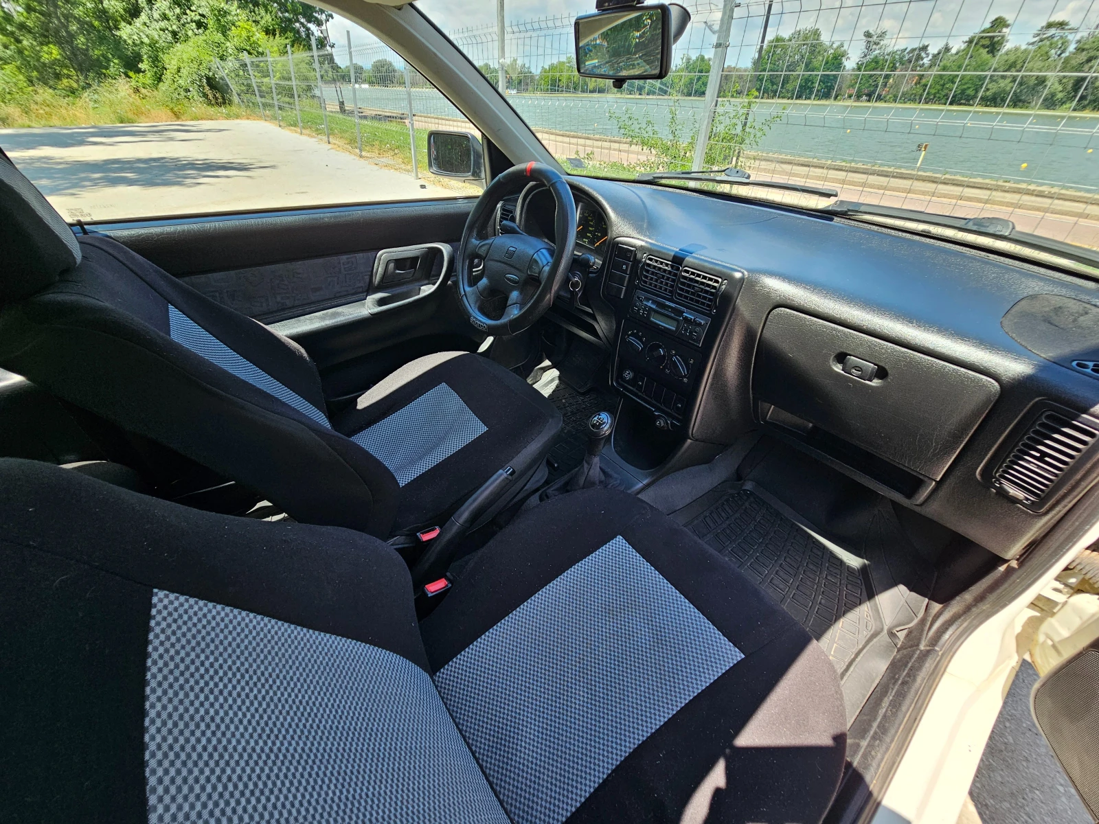 Seat Ibiza, снимка 10 - Автомобили и джипове - 55285244