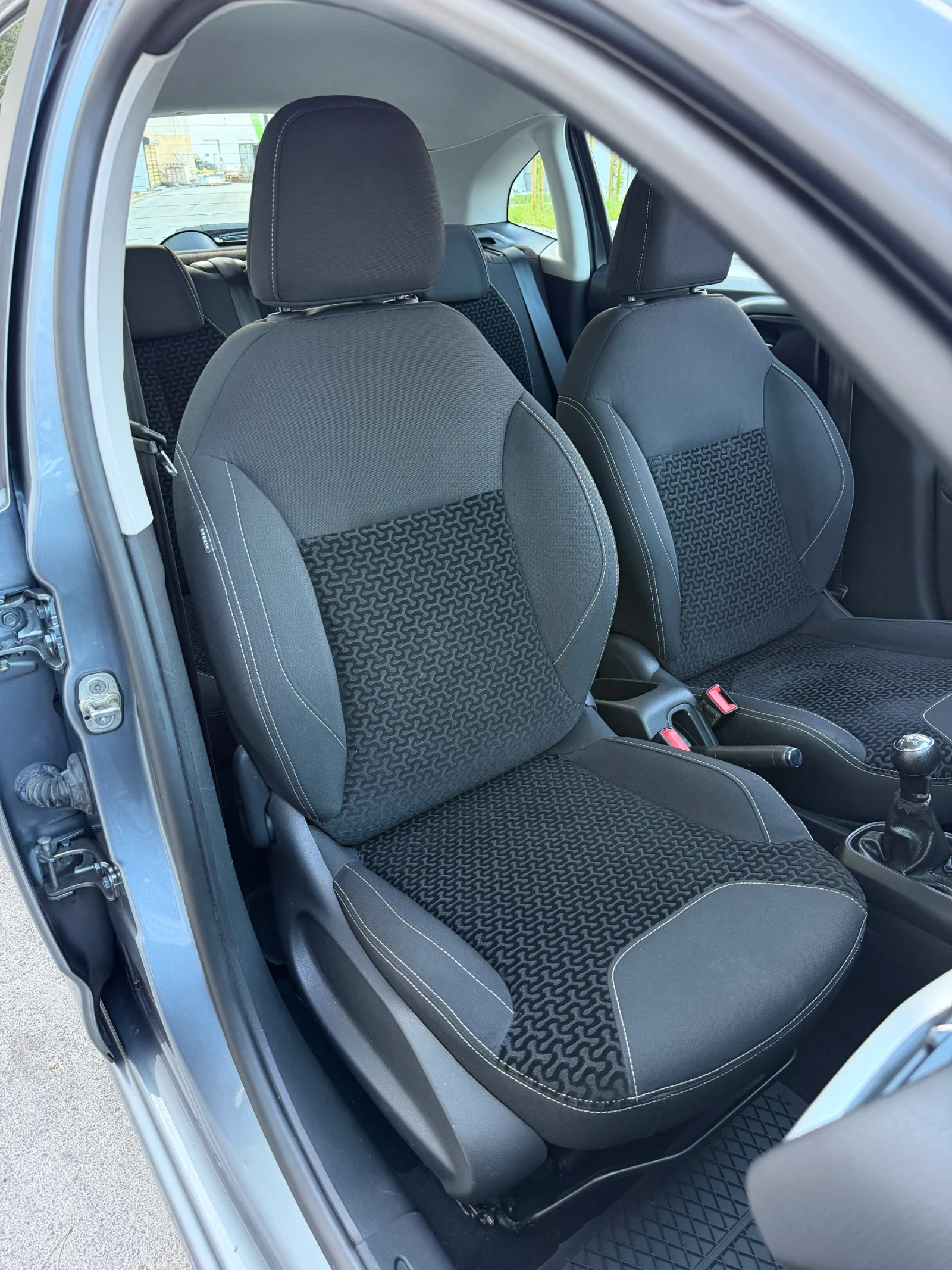 Citroen C3 1.1i 60кс * Климатик* * 45300км* , снимка 14 - Автомобили и джипове - 55593117