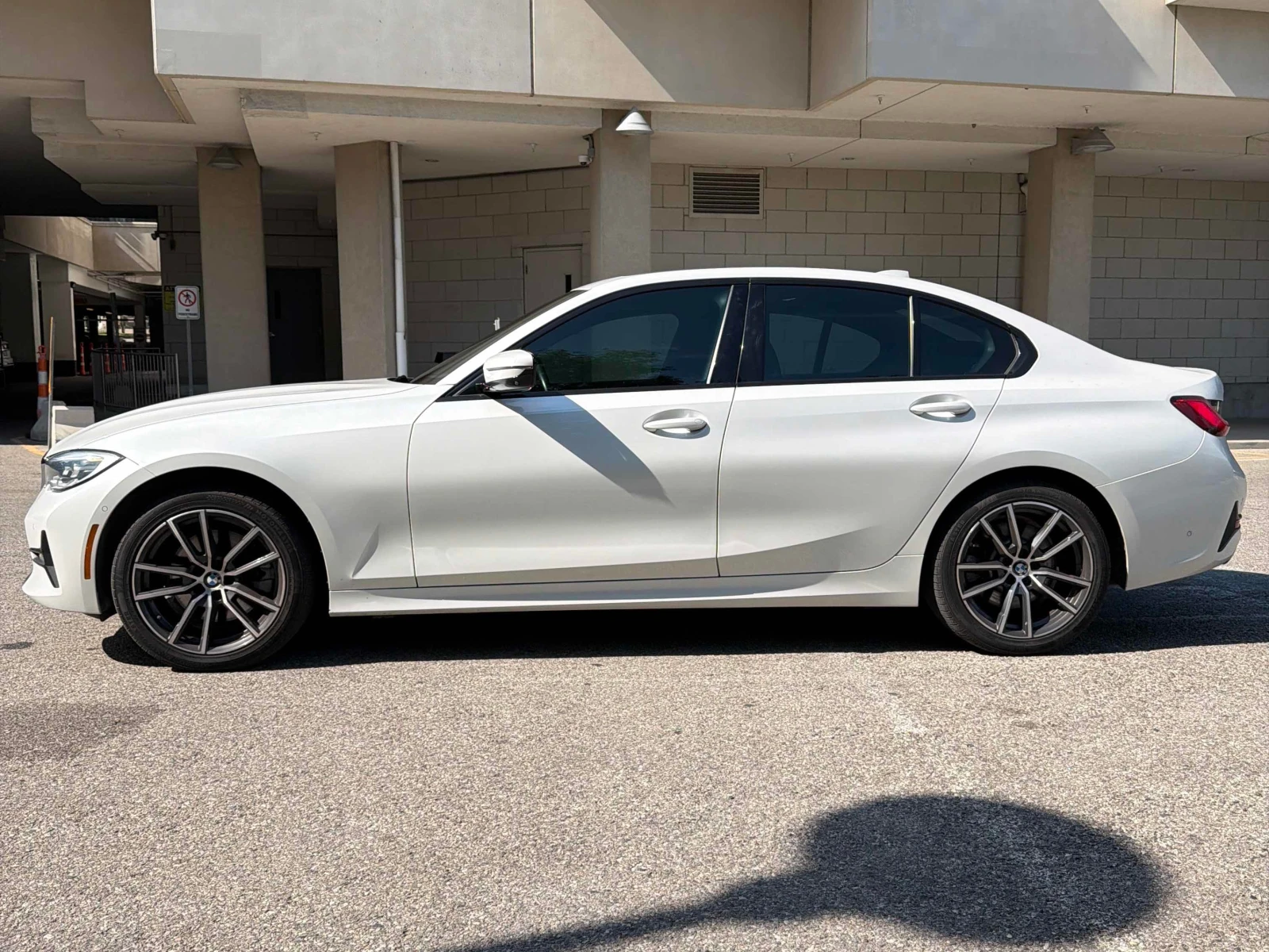 BMW 330 xDrive * CARFAX * ОПЦИЯ ЗА ФИНАНСИРАНЕ, снимка 2 - Автомобили и джипове - 55830667