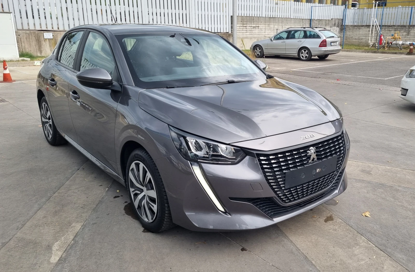 Peugeot 208 1.2i ACTIVE LINE/FULL LED/75hp, снимка 6 - Автомобили и джипове - 56062662