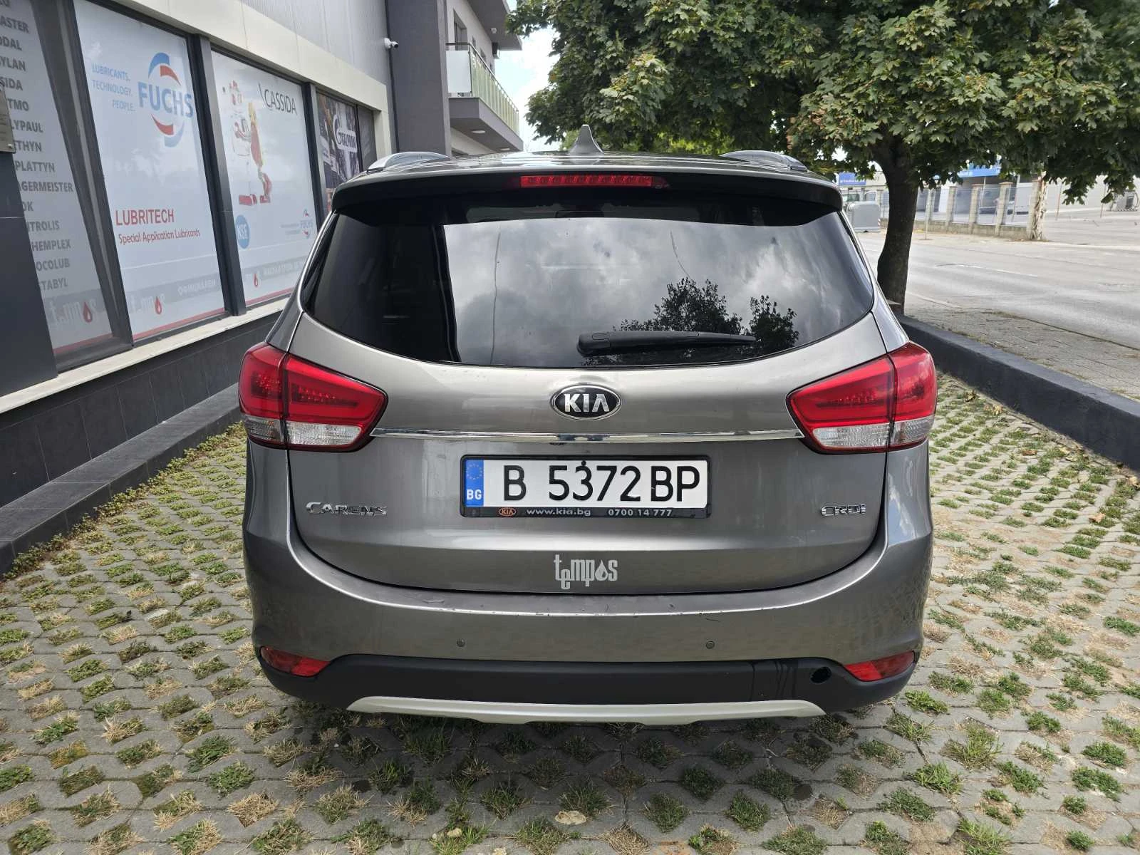 Kia Carens, снимка 4 - Автомобили и джипове - 56103843