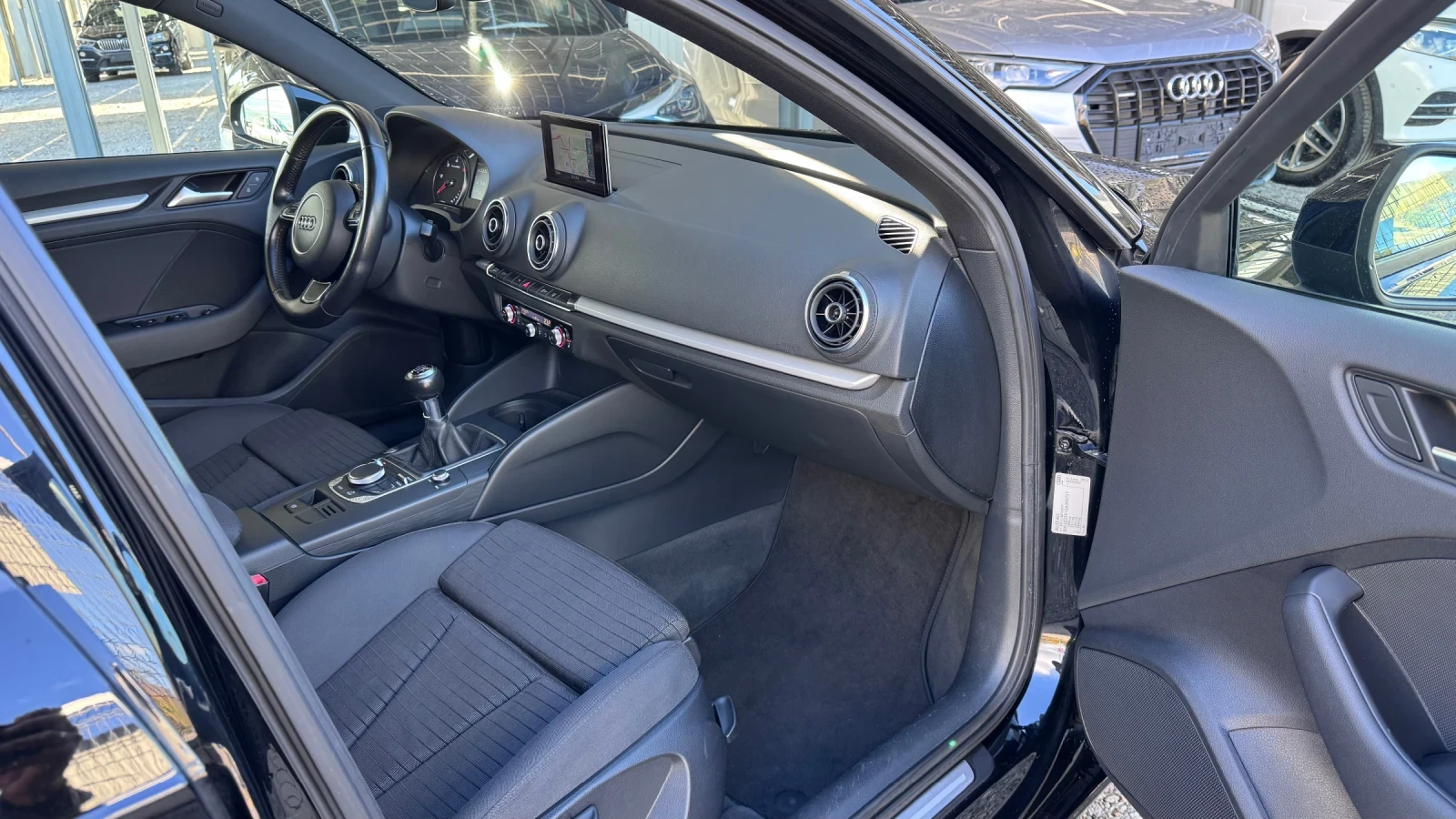 Audi A3 2.0TDI 150�� 6��* Keyless* NAVI* ����������*  | Mobile.bg � ����������� 10