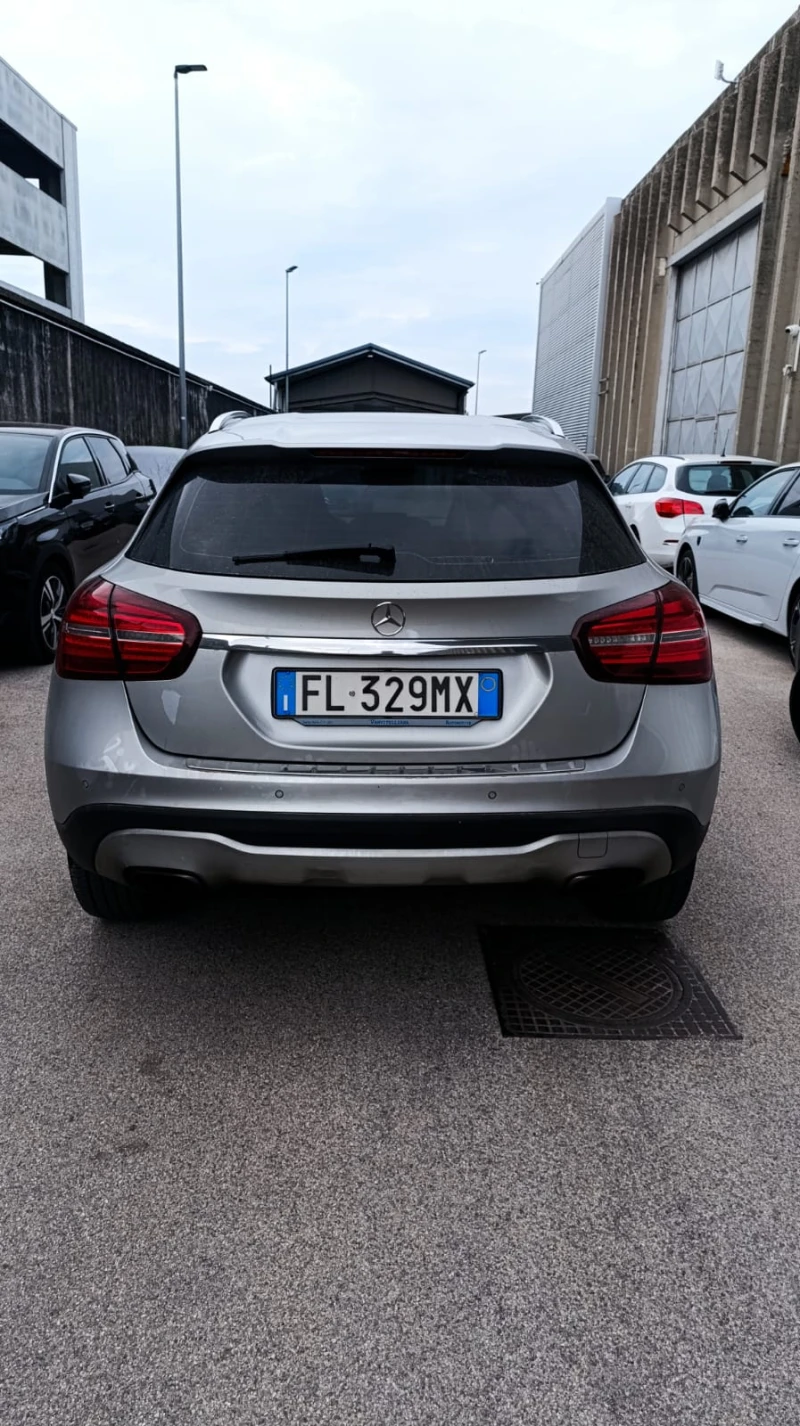 Mercedes-Benz GLA 200 FACELIFT, снимка 10 - Автомобили и джипове - 48300587