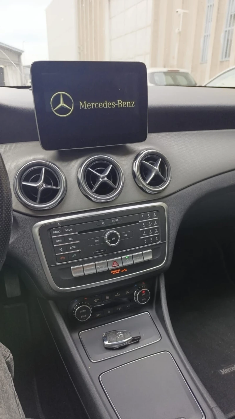 Mercedes-Benz GLA 200 FACELIFT, снимка 14 - Автомобили и джипове - 48300587