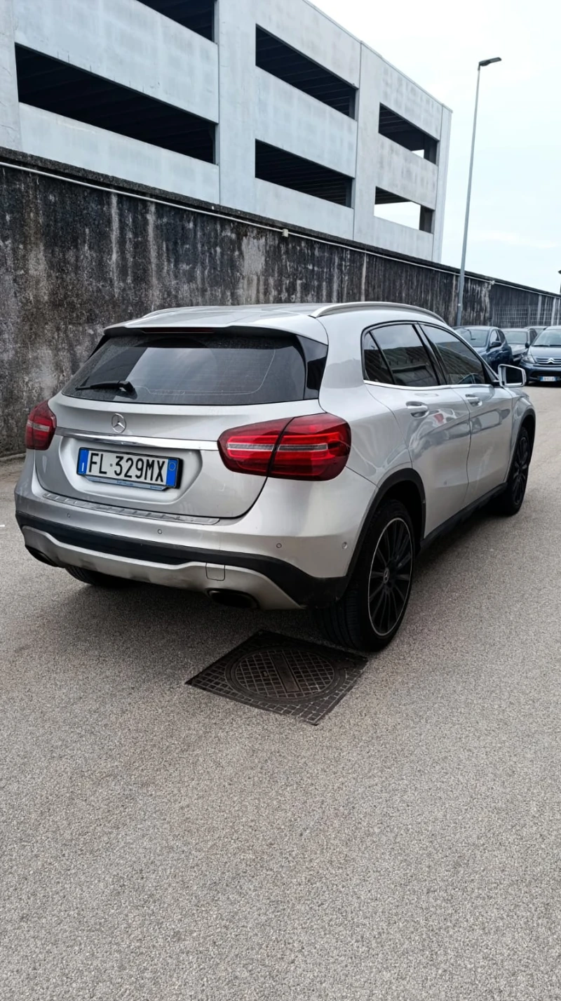 Mercedes-Benz GLA 200 FACELIFT, снимка 11 - Автомобили и джипове - 48300587