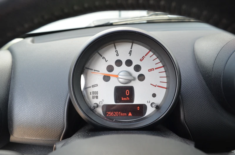 Mini Countryman 1.6 D ALL4, снимка 6 - Автомобили и джипове - 50744585