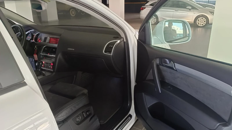 Audi Q7, снимка 6 - Автомобили и джипове - 53026661