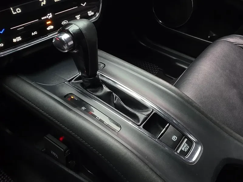 Honda Hr-v 1.8, снимка 9 - Автомобили и джипове - 56566073