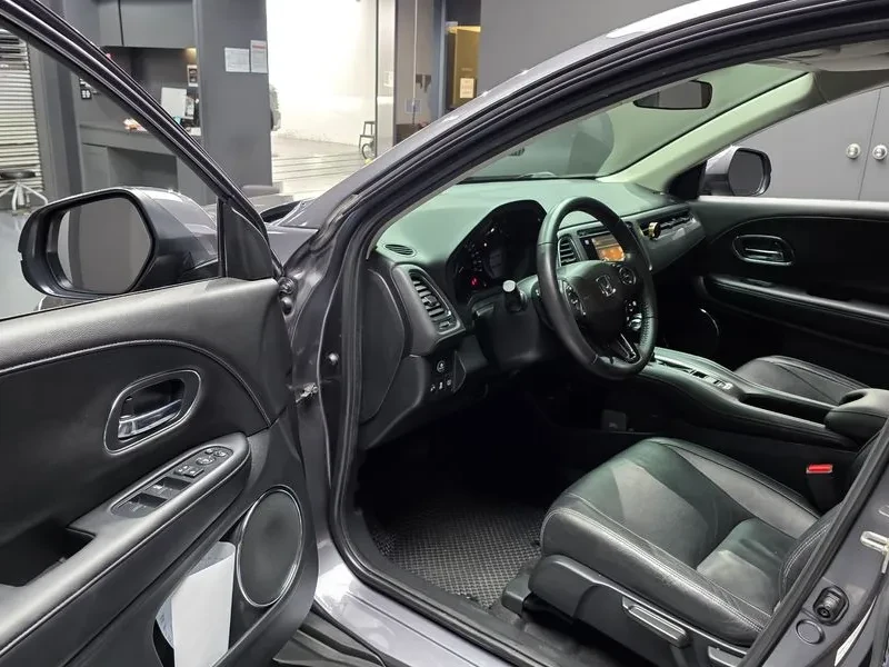 Honda Hr-v 1.8, снимка 10 - Автомобили и джипове - 56566073
