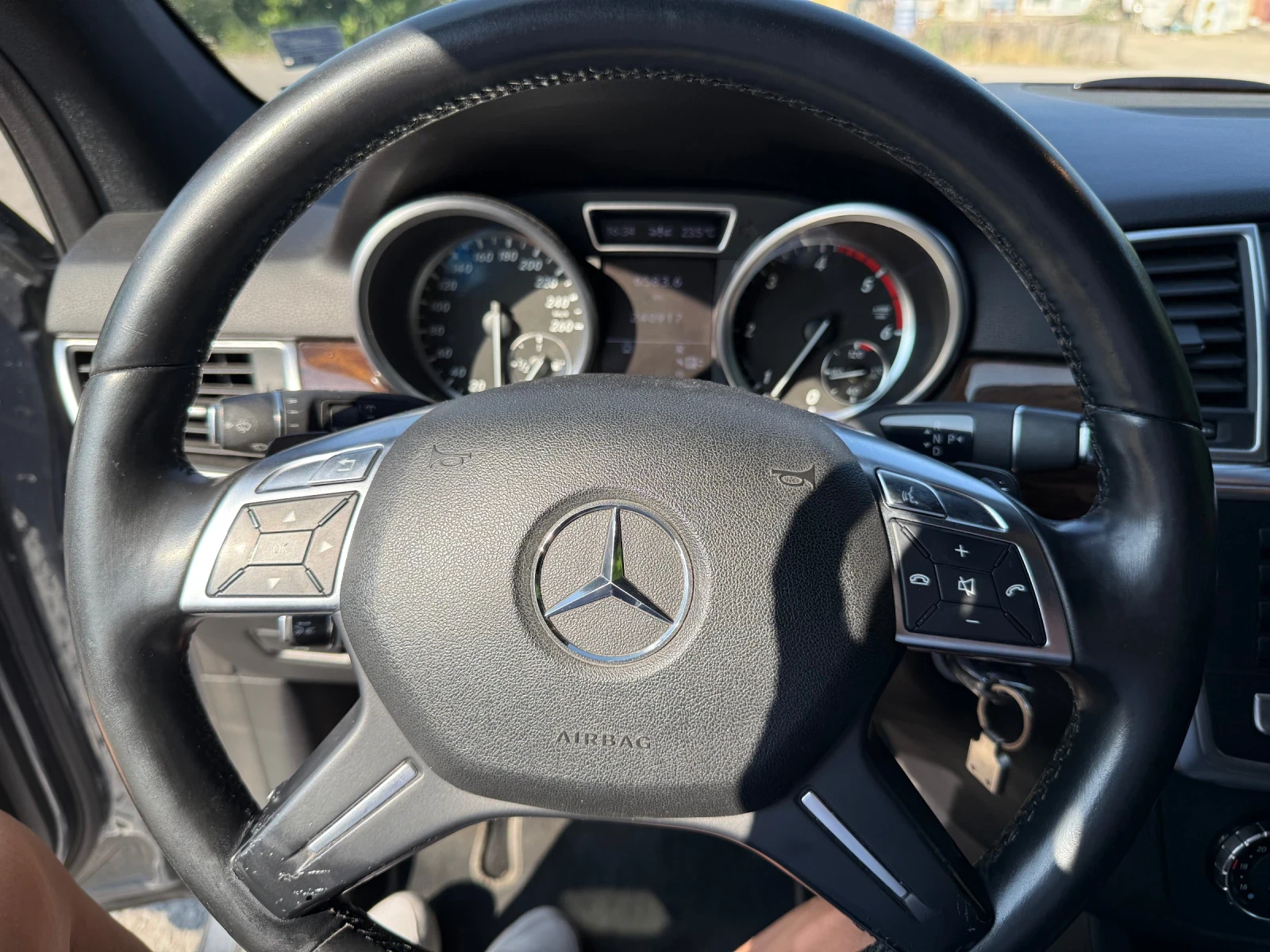 Mercedes-Benz ML 350  - изображение 9