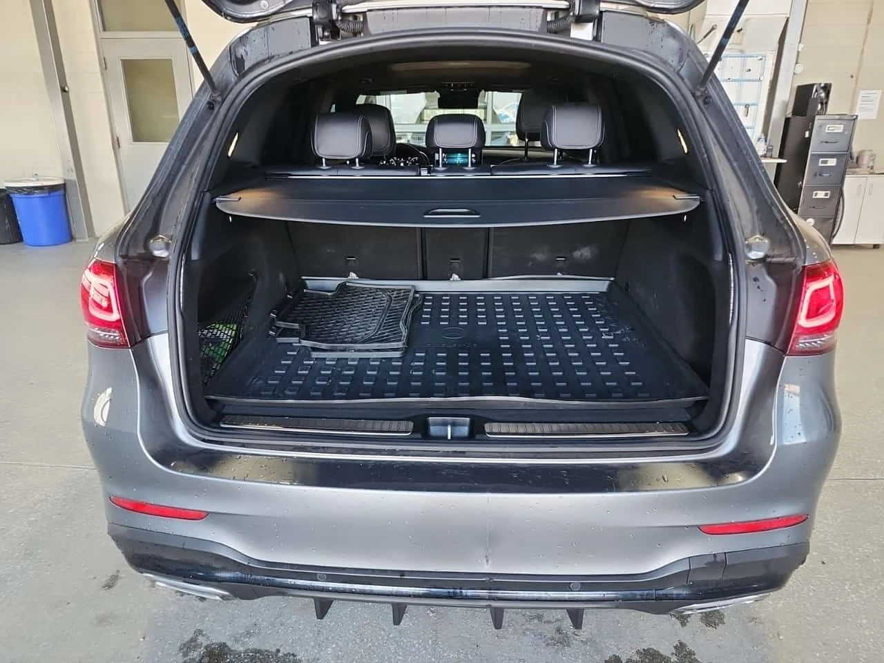 Mercedes-Benz GLC 300  AMBIENT / 360 / MEMORY / PANO , снимка 13 - Автомобили и джипове - 55638015