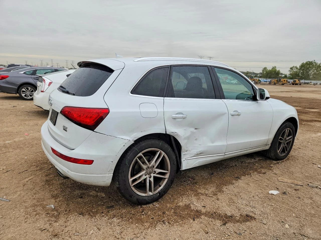 Audi Q5 2.0l Premium, снимка 3 - Автомобили и джипове - 56348947
