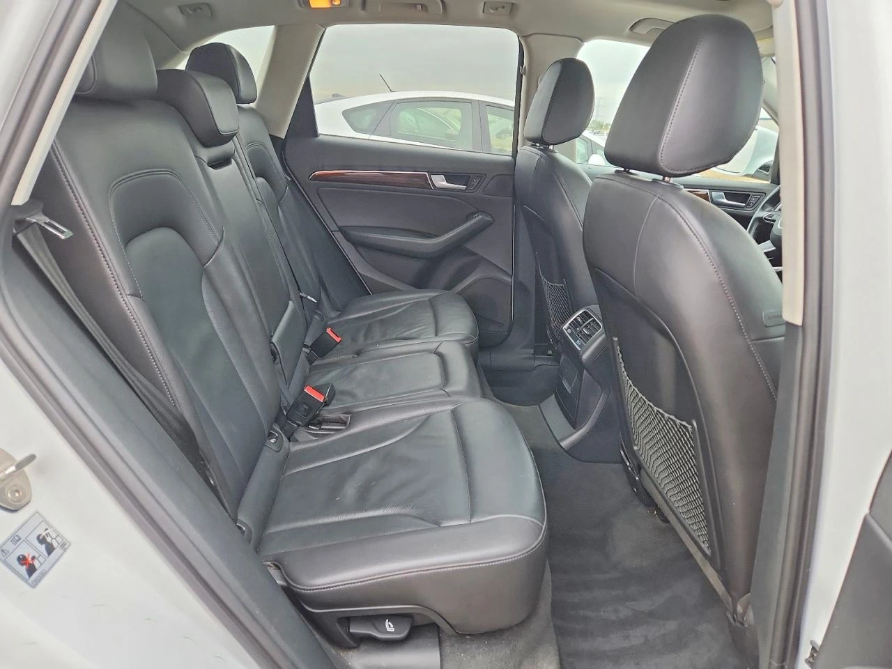 Audi Q5 2.0l Premium, снимка 11 - Автомобили и джипове - 56348947