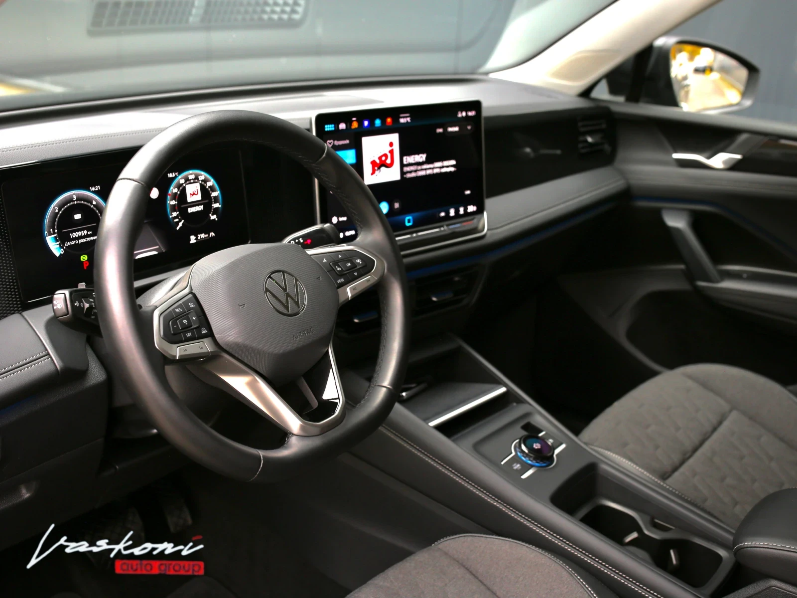 VW Tiguan 2.0 TDI Highline, снимка 6 - Автомобили и джипове - 56637975