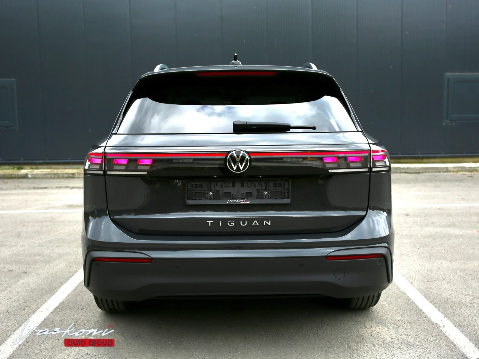 VW Tiguan 2.0 TDI Highline, снимка 5 - Автомобили и джипове - 56637975