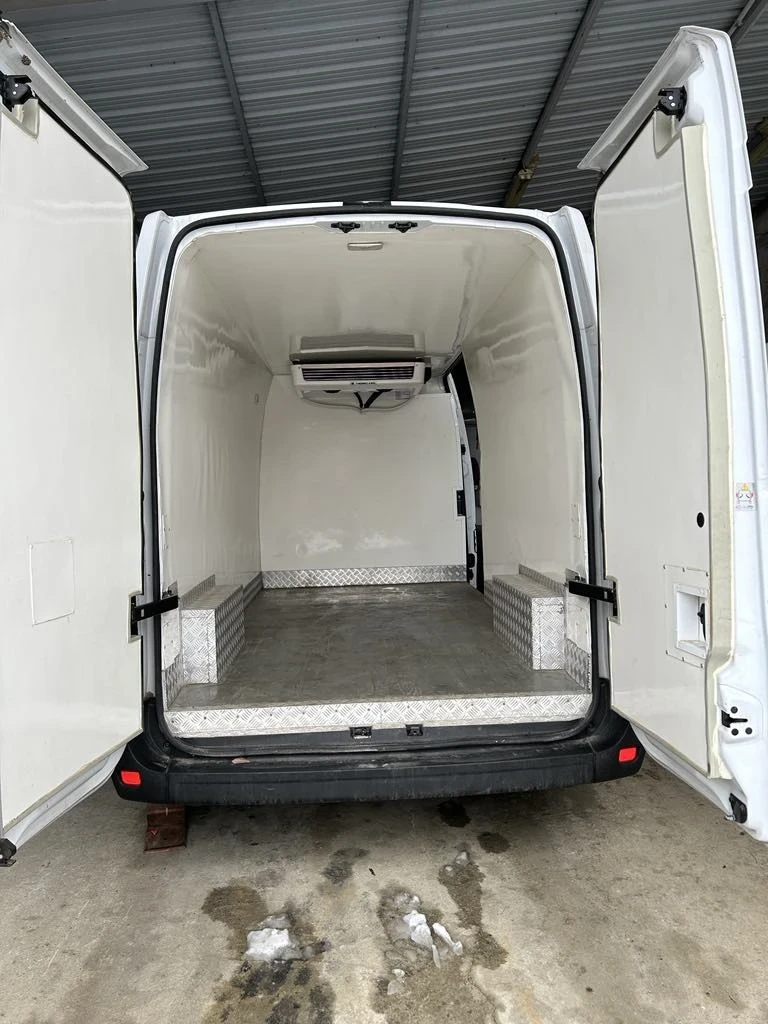 Renault Master Хладилен, снимка 4 - Бусове и автобуси - 49313210