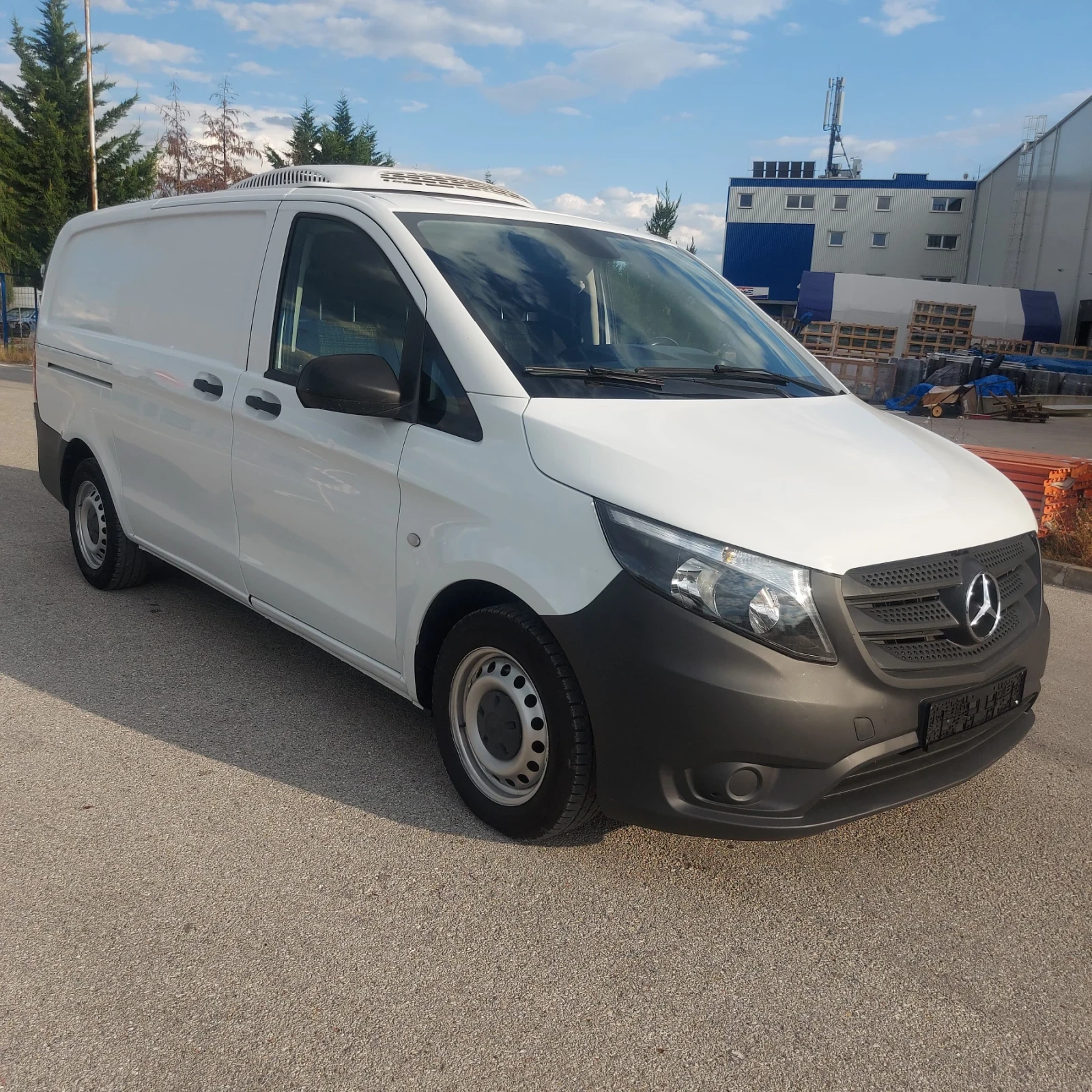 Mercedes-Benz Vito хладилен с климатик, снимка 3 - Бусове и автобуси - 55417521