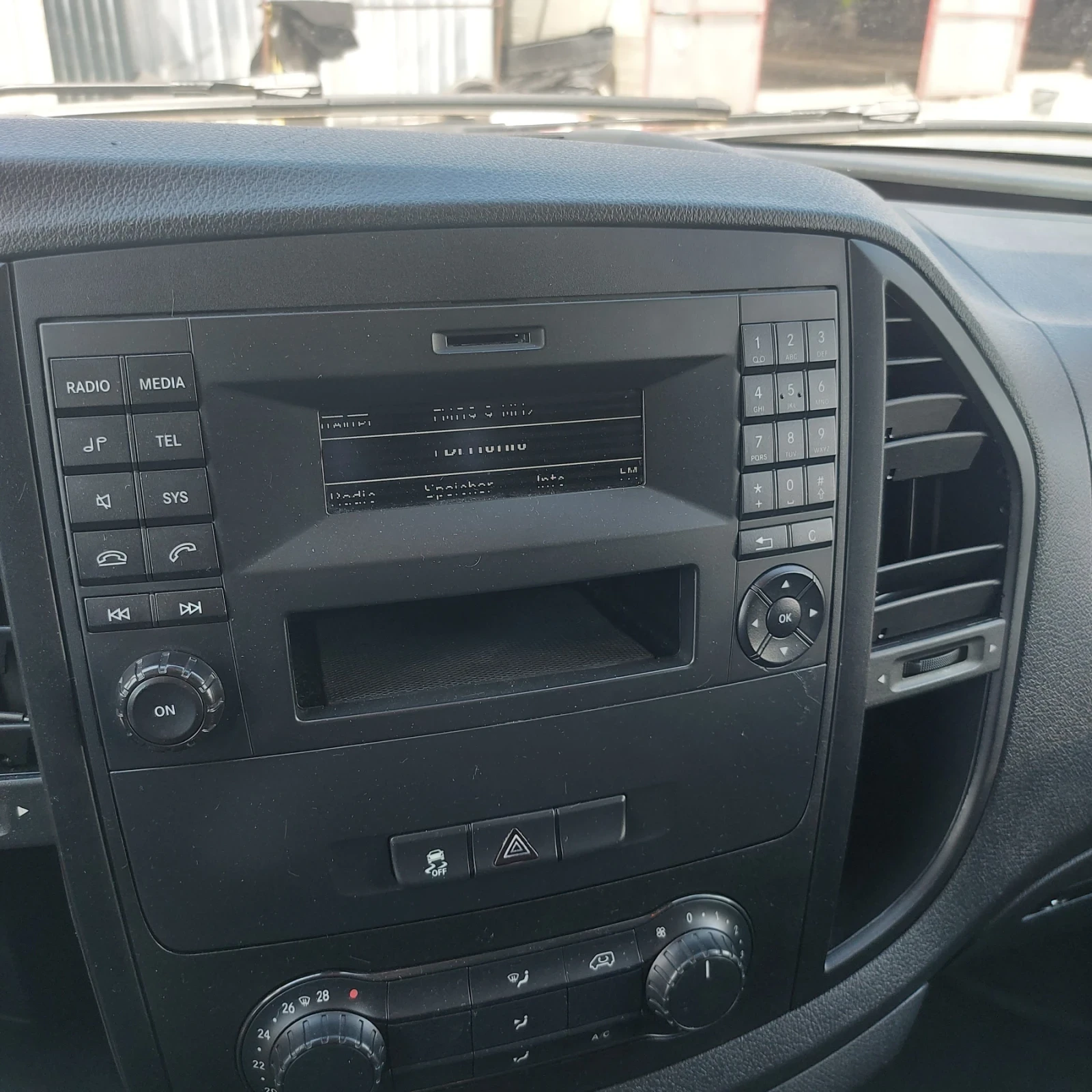 Mercedes-Benz Vito хладилен с климатик, снимка 17 - Бусове и автобуси - 55417521