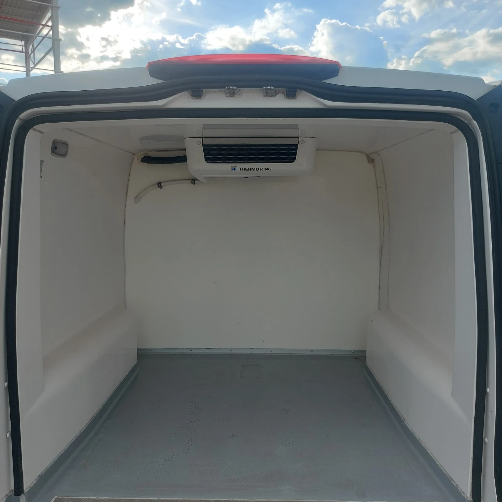 Mercedes-Benz Vito хладилен с климатик, снимка 8 - Бусове и автобуси - 55417521