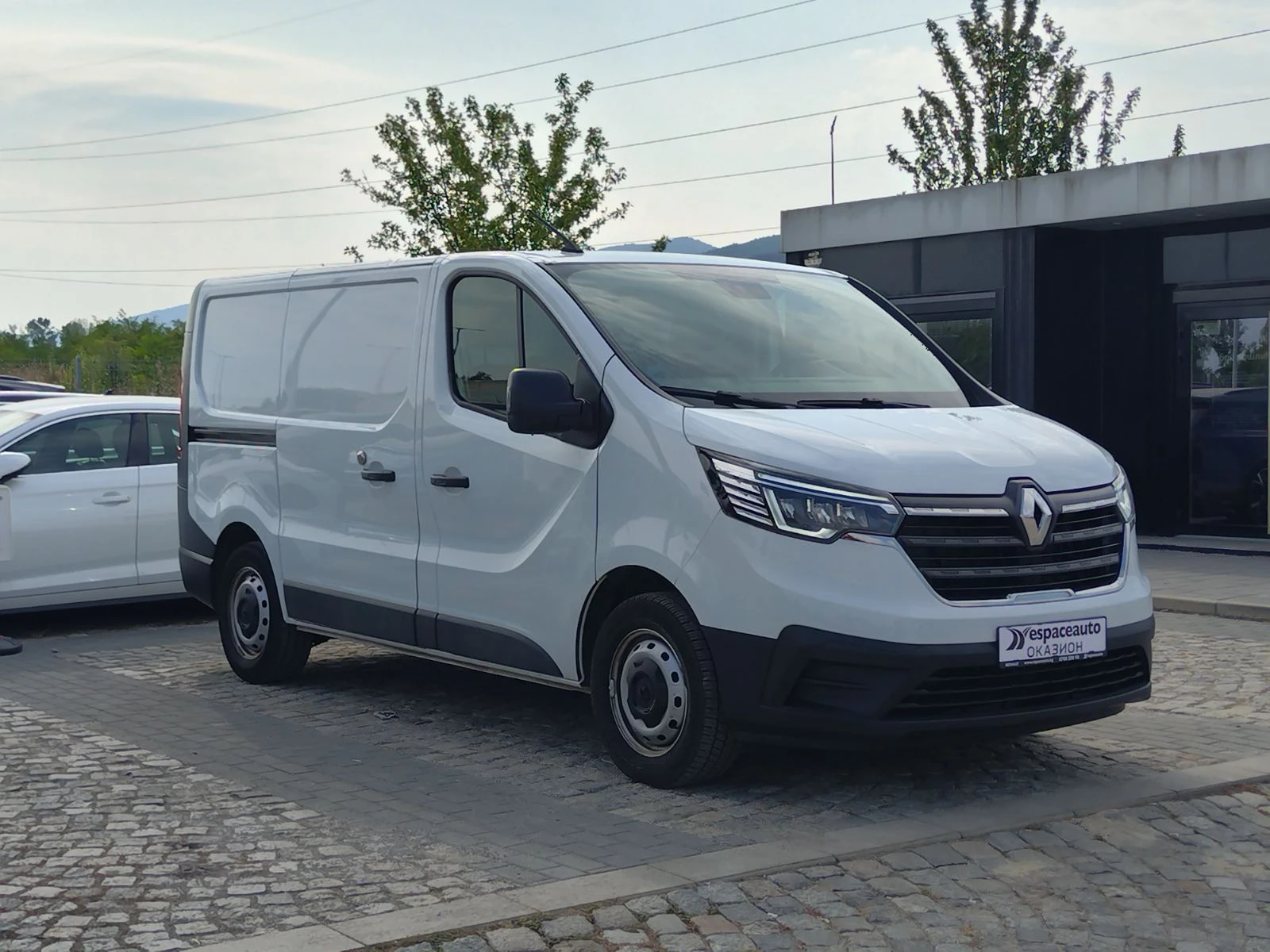 Renault Trafic 2.0dCi/ 110к.с./L1H1/ КАПАРИРАН, снимка 3 - Бусове и автобуси - 55786980
