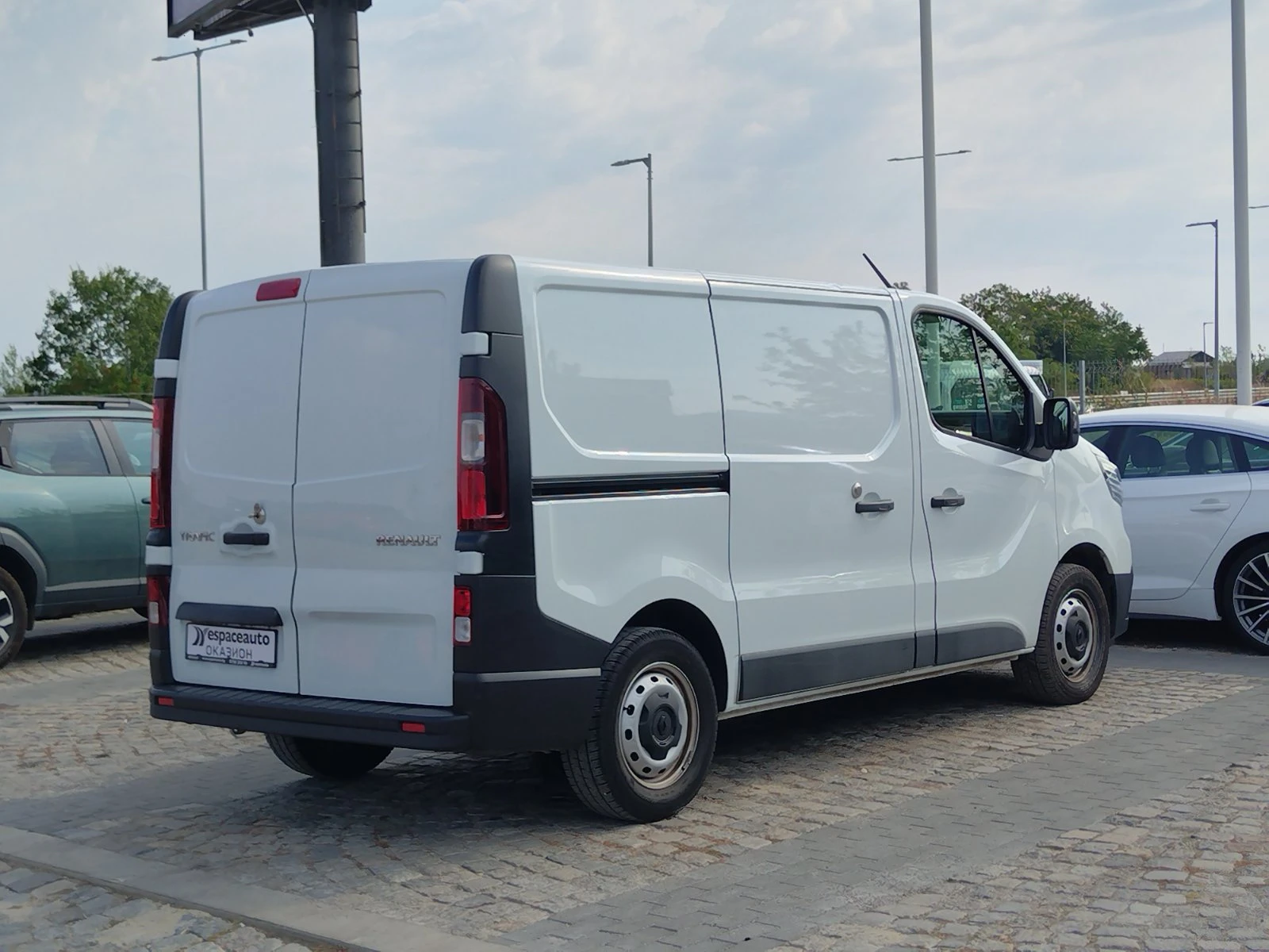 Renault Trafic 2.0dCi/ 110к.с./L1H1/ КАПАРИРАН, снимка 4 - Бусове и автобуси - 55786980