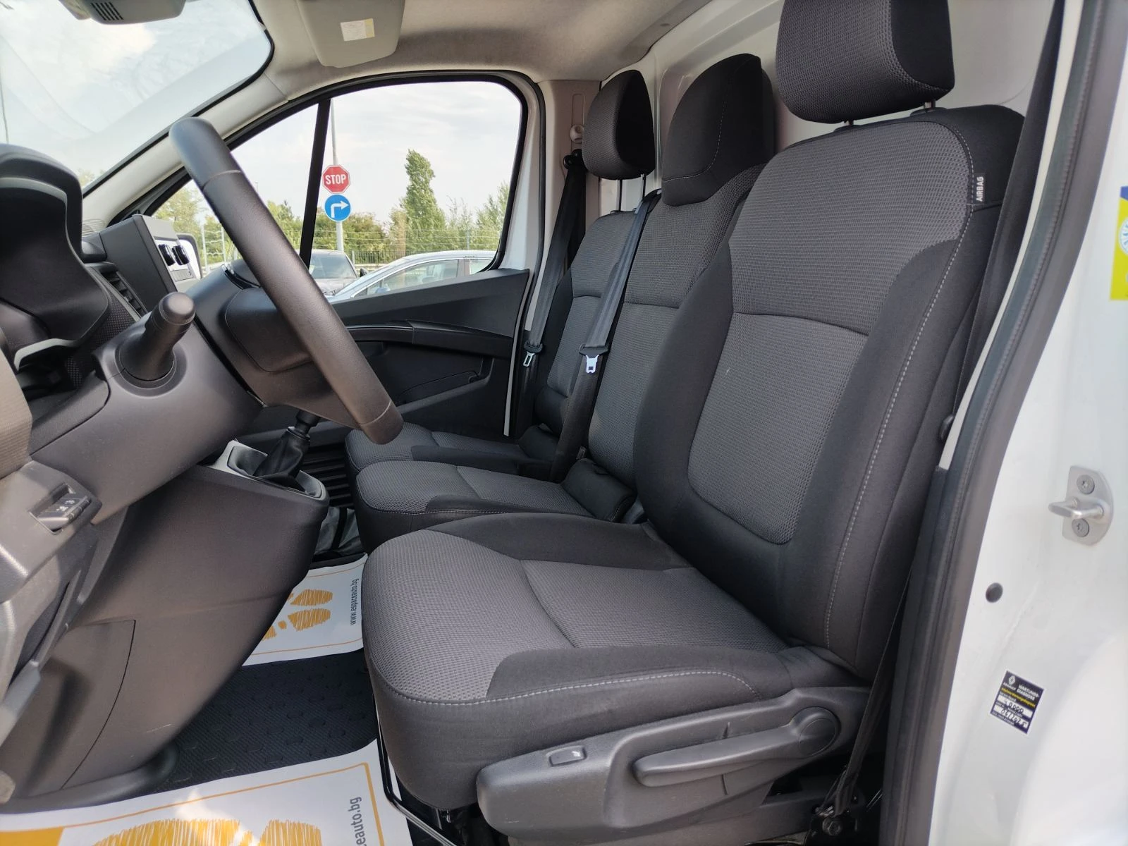 Renault Trafic 2.0dCi/ 110к.с./L1H1/ КАПАРИРАН, снимка 13 - Бусове и автобуси - 55786980