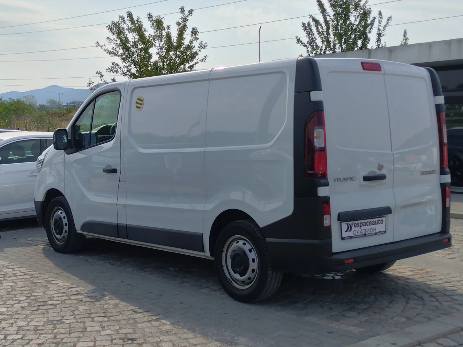 Renault Trafic 2.0dCi/ 110к.с./L1H1/ КАПАРИРАН, снимка 6 - Бусове и автобуси - 55786980