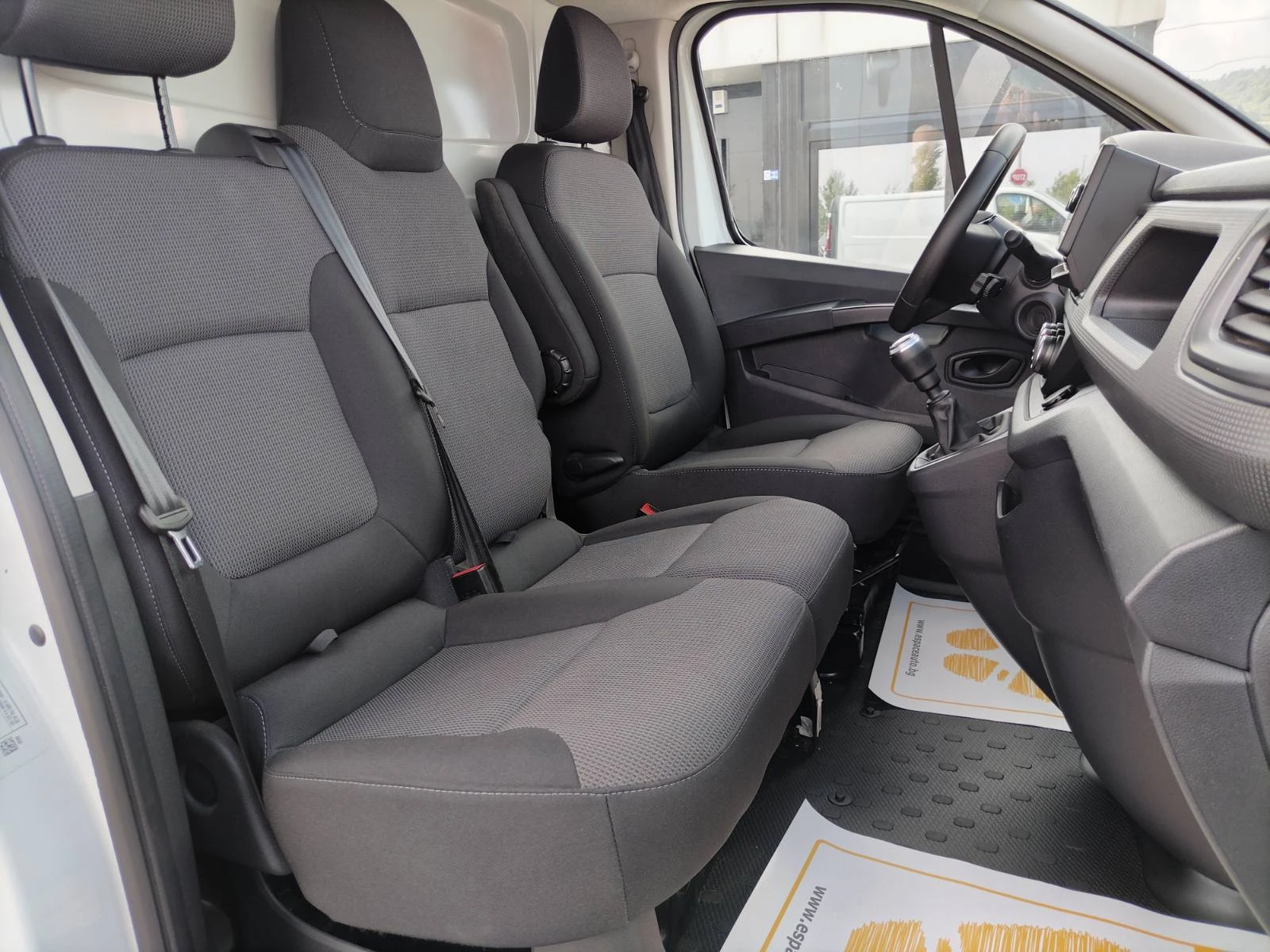 Renault Trafic 2.0dCi/ 110к.с./L1H1/ КАПАРИРАН, снимка 15 - Бусове и автобуси - 55786980
