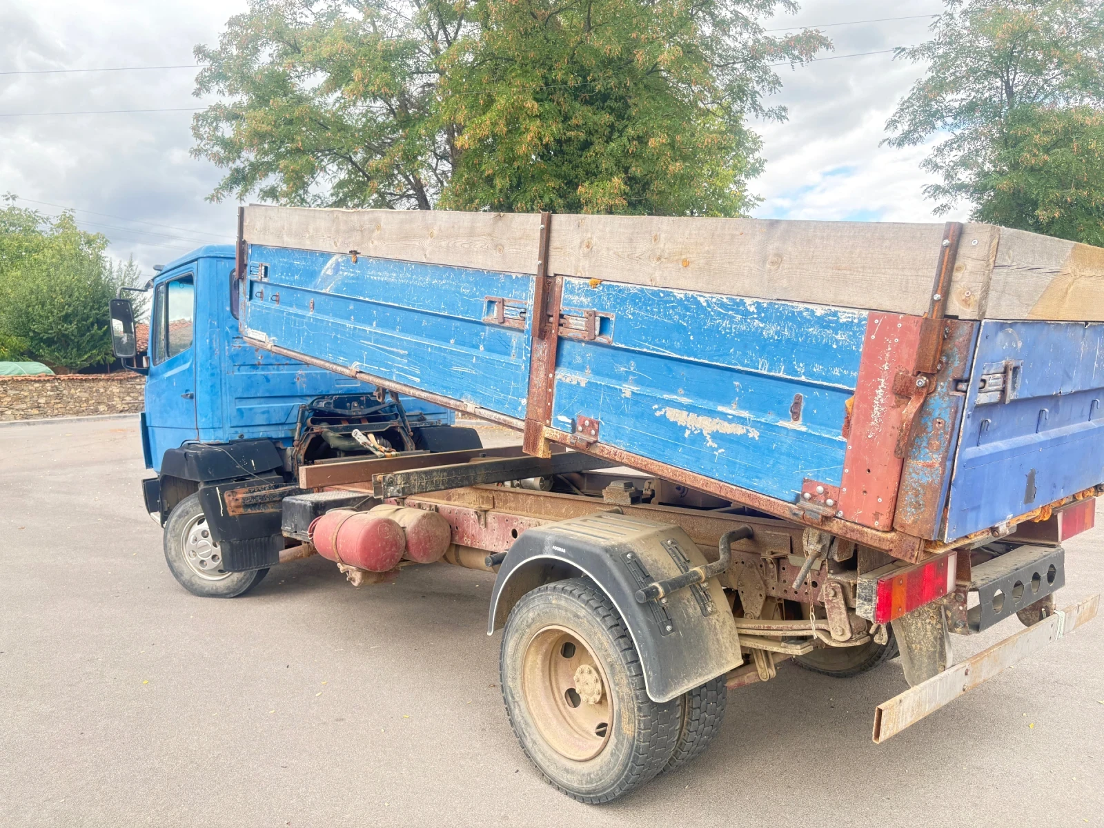 Mercedes-Benz 809 Самосвал , снимка 4 - Камиони - 56266534