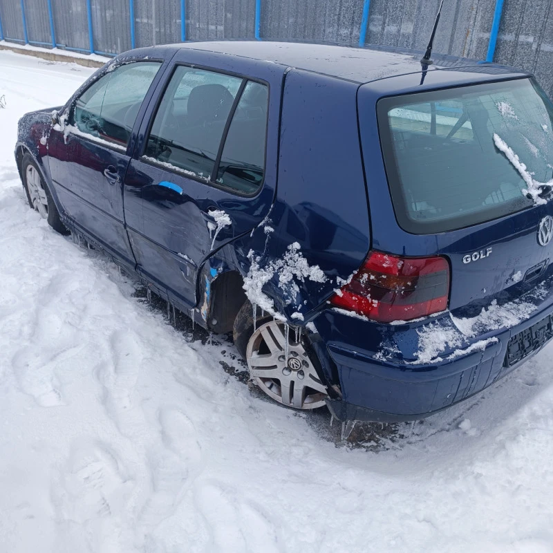 VW Golf 1.9 TDI, снимка 3 - Автомобили и джипове - 43932476