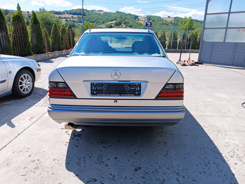 Mercedes-Benz E 200 УНИКАТ, снимка 6 - Автомобили и джипове - 44648954