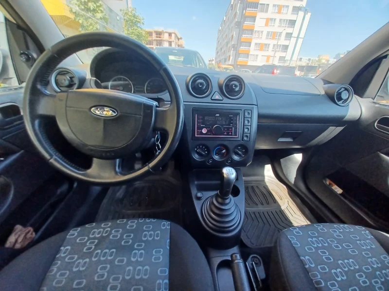 Ford Fiesta 1.6, снимка 12 - Автомобили и джипове - 48171160