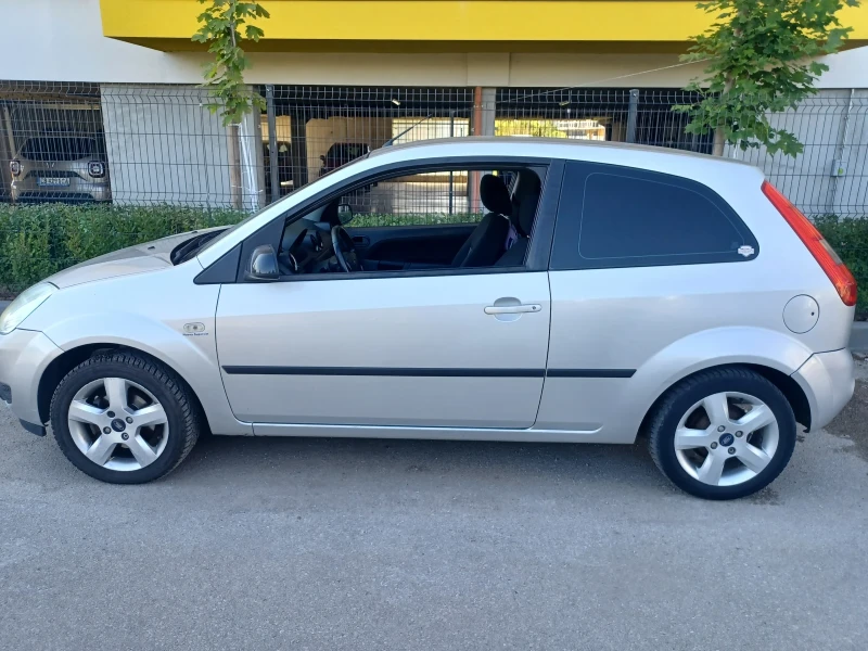 Ford Fiesta 1.6, снимка 5 - Автомобили и джипове - 48171160