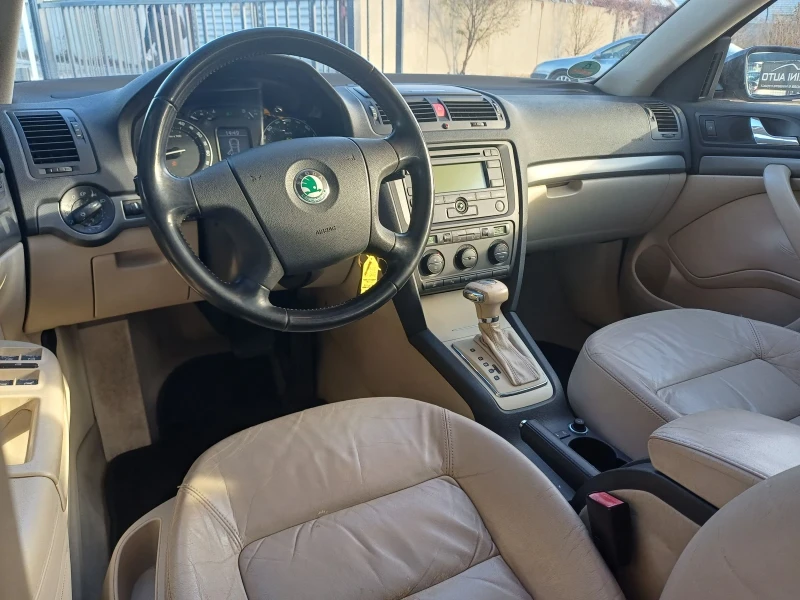 Skoda Octavia 2.0 Benzin avtomat koja, снимка 8 - Автомобили и джипове - 48030547