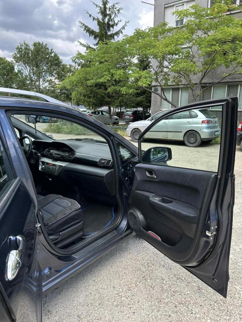 Honda Fr-v, снимка 13 - Автомобили и джипове - 53222776