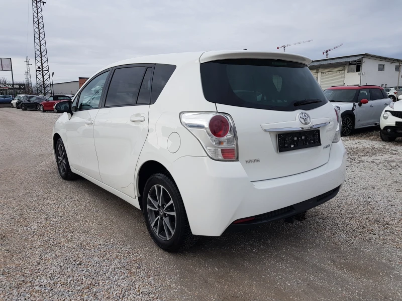 Toyota Verso 1.6 D4D-111 к.с. 7 места EURO 5B ЛИЗИНГ, снимка 7 - Автомобили и джипове - 53246137