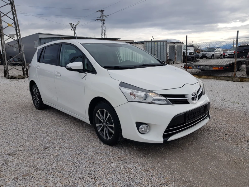 Toyota Verso 1.6 D4D-111 к.с. 7 места EURO 5B ЛИЗИНГ, снимка 3 - Автомобили и джипове - 53246137