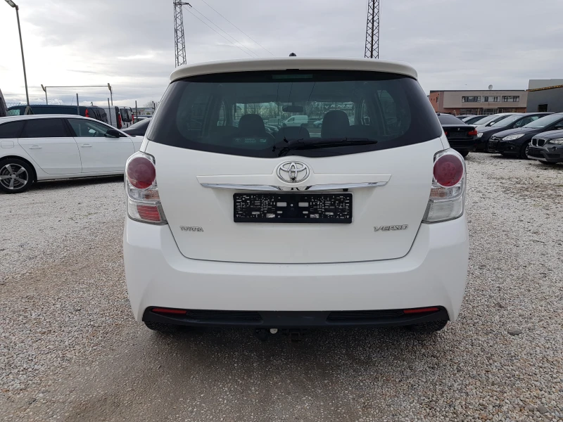 Toyota Verso 1.6 D4D-111 к.с. 7 места EURO 5B ЛИЗИНГ, снимка 6 - Автомобили и джипове - 53246137