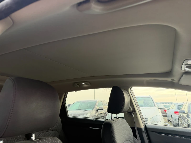 Kia Carens 1.6i NAVI/PANORAMA/KAMERA 6+ 1 EURO 5, снимка 11 - Автомобили и джипове - 53354176