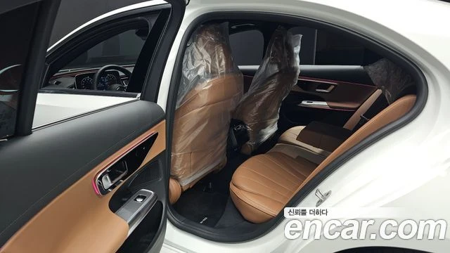 Mercedes-Benz E 200, снимка 12 - Автомобили и джипове - 56077589
