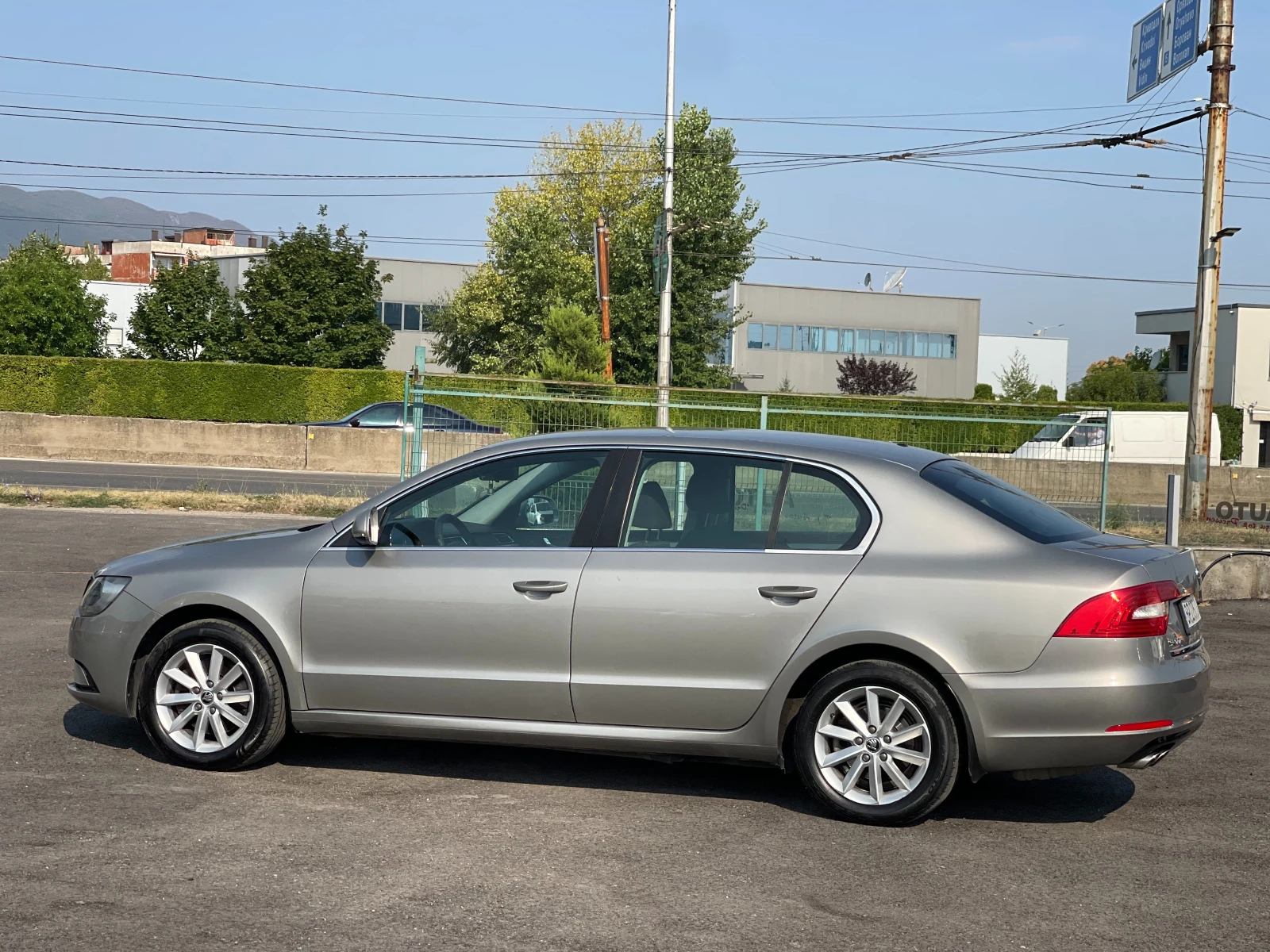 Skoda Superb 2.0TDi Facelift - изображение 4