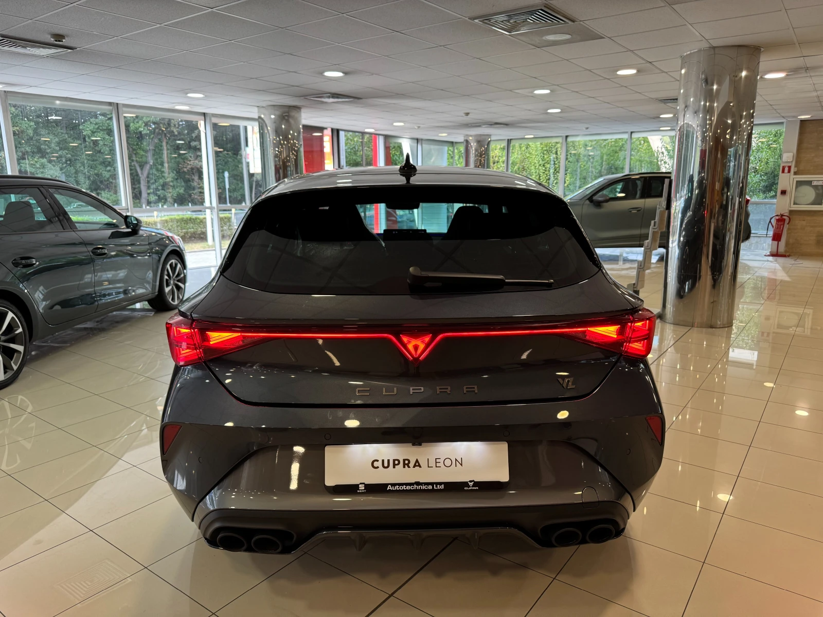 Cupra Leon VZ 2.0 TSI 300 HP - изображение 5