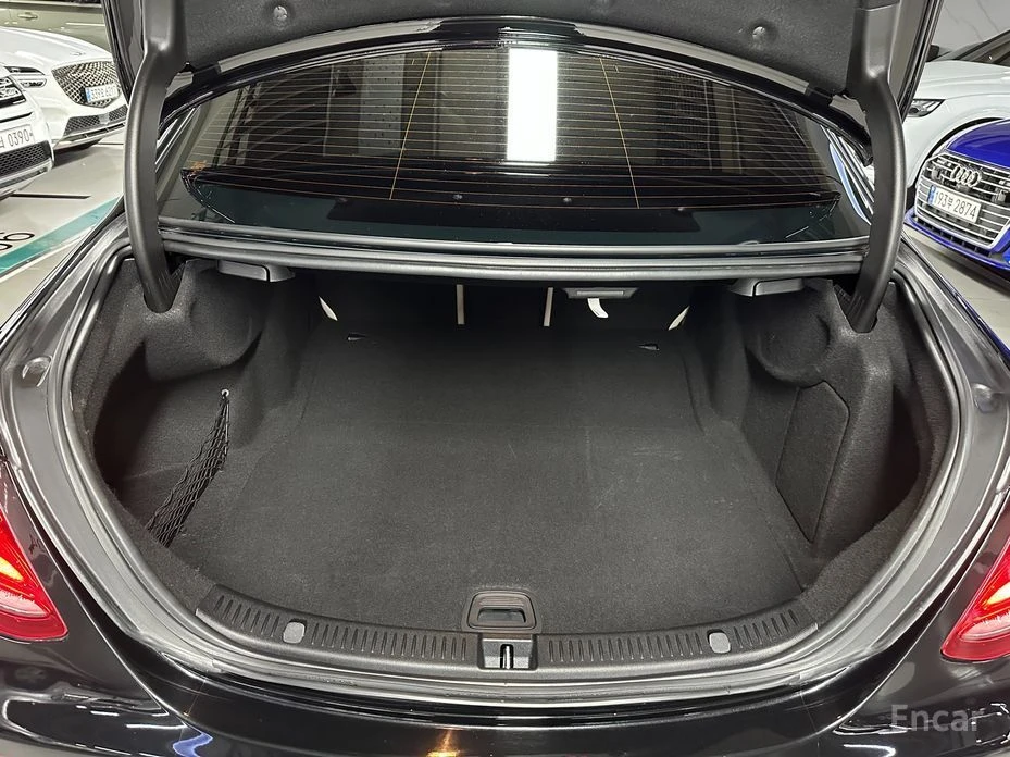 Mercedes-Benz E 300  - изображение 5