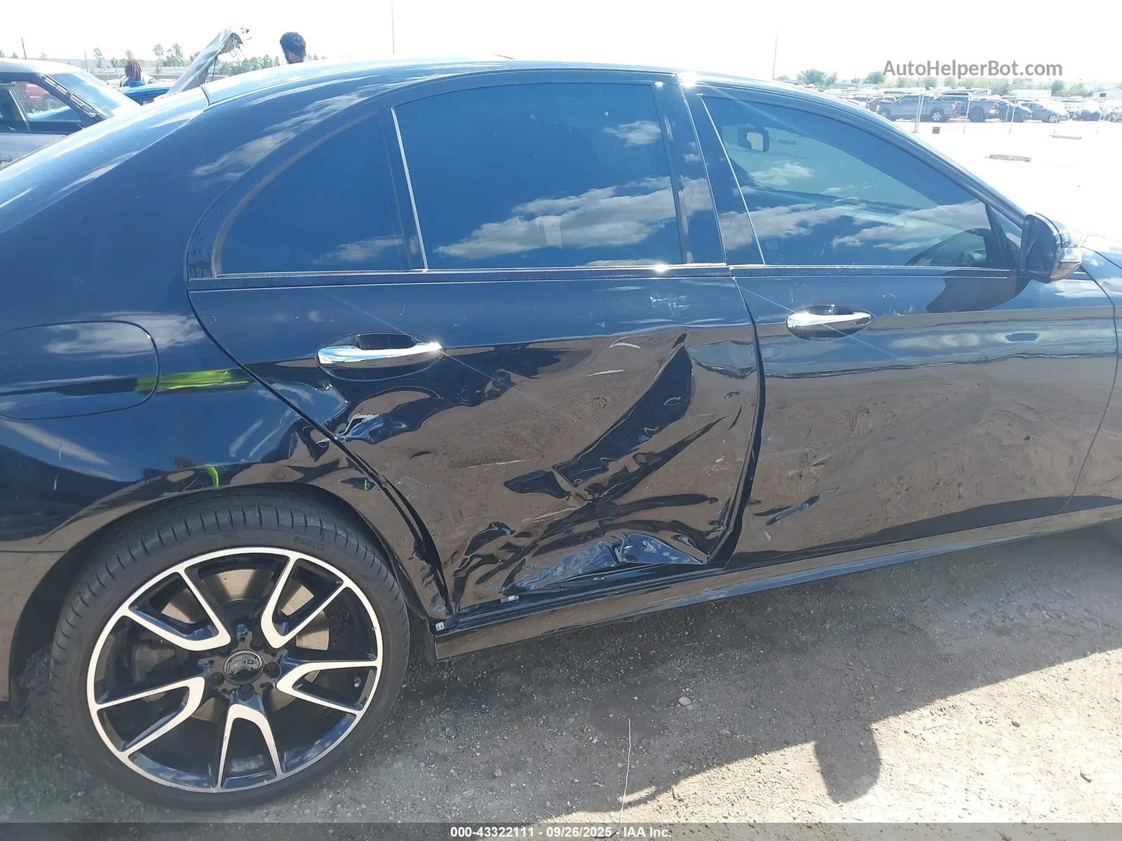 Mercedes-Benz E 43 AMG AMG* BURMESTER* 4MATIC - изображение 7